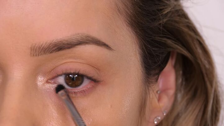 how to fix eyeshadow, Applying shimmer