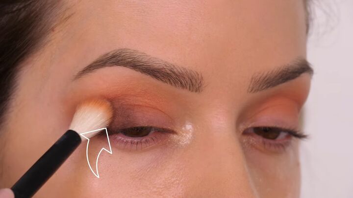how to fix eyeshadow, Applying eyeshadow