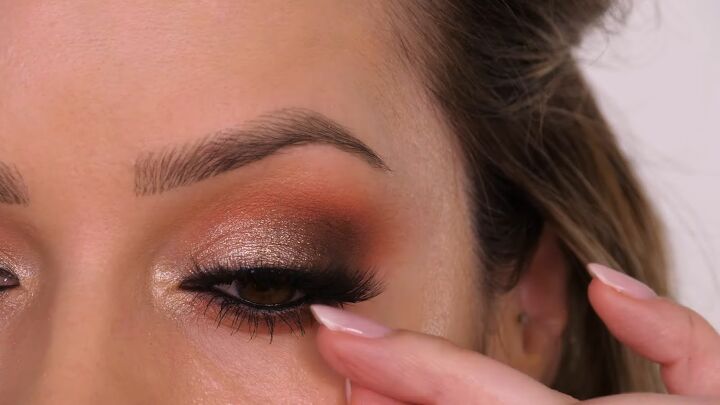 how to fix eyeshadow, Adding false lashes