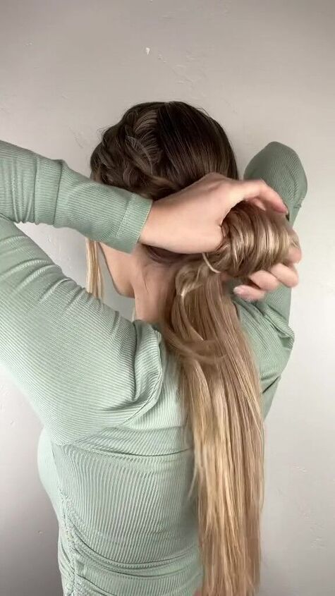 a simple braided bun tutorial, Making a bun