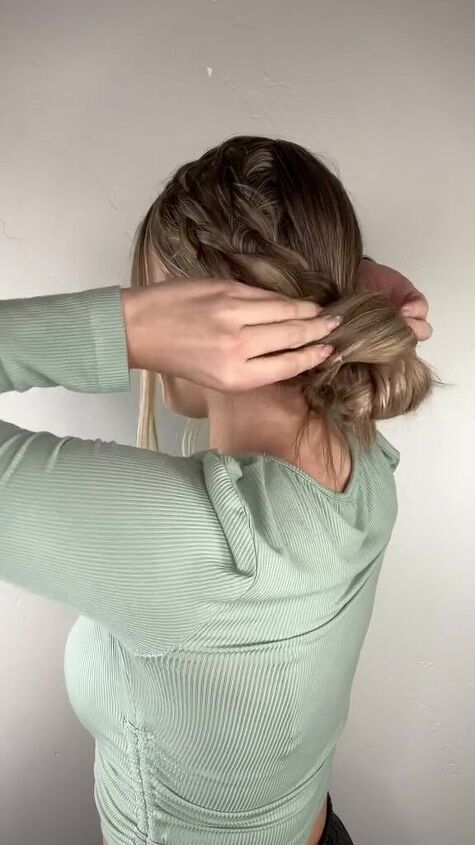 a simple braided bun tutorial, Wrapping hair