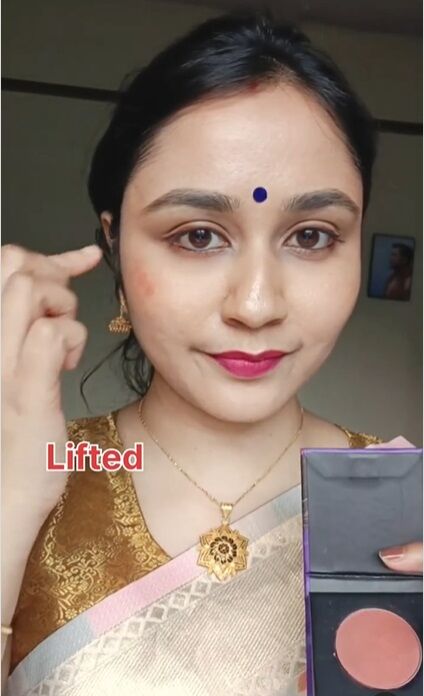 how to change your face shape with blush, Lifted