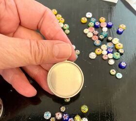 How to Make a Pretty Pendant Using Beads & Resin Upstyle