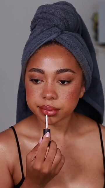 summer makeup routine, Applying lip cream
