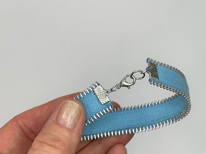 3 adorable diy upcycled zipper bracelets styles, zipper bracelets wide band