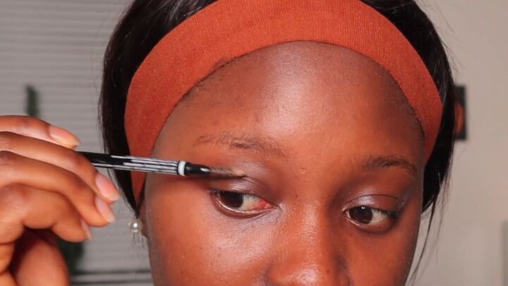 eyebrow tutorial for beginners, Combing brows