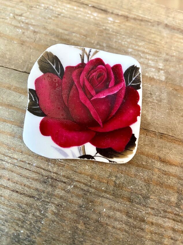 how to make a vintage rose brooch pin from old crockery, Rose brooch