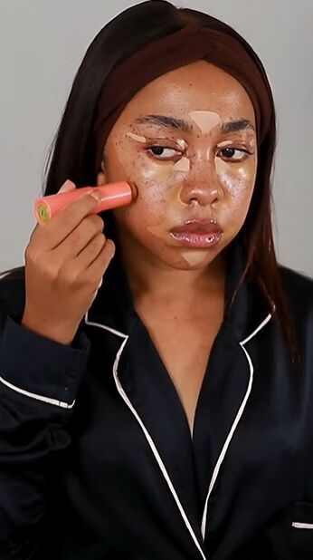 glowy makeup tutorial, Applying contour