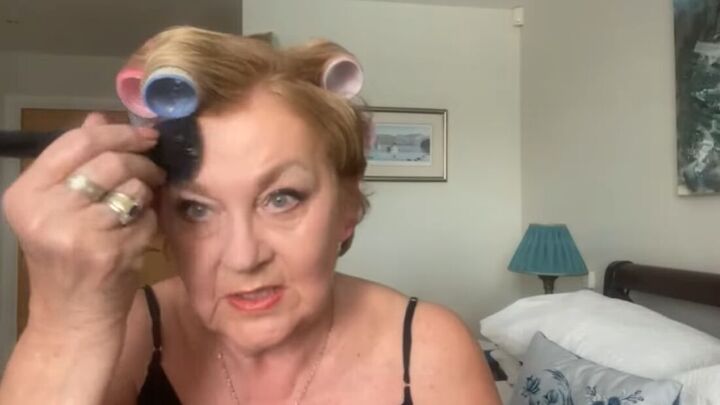 makeup tutorial for women over 50, Applying powder