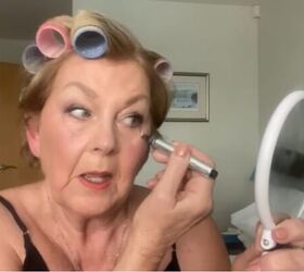 makeup tutorial for women over 50, Applying highlighter