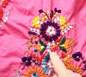 She turns this loose-fitting long dress into this stylish idea we can't wait to copy