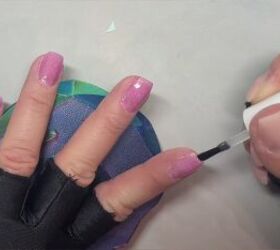 nails with pink powder, Applying top coat
