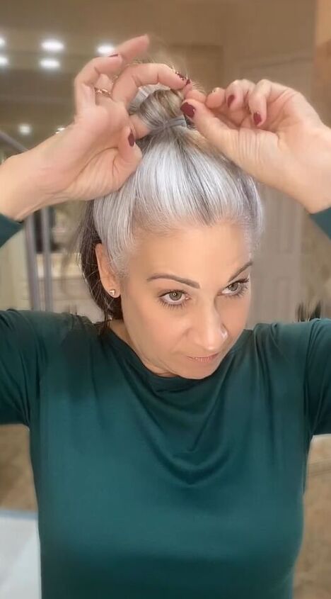 pin curl bun tutorial, Making ponytail