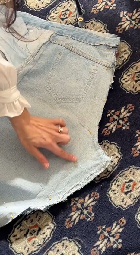diy denim skirt from thrifted jeans, Reshaping