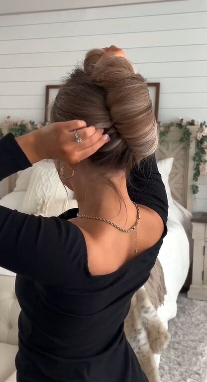 easy french updo perfect for hot days, Pinning