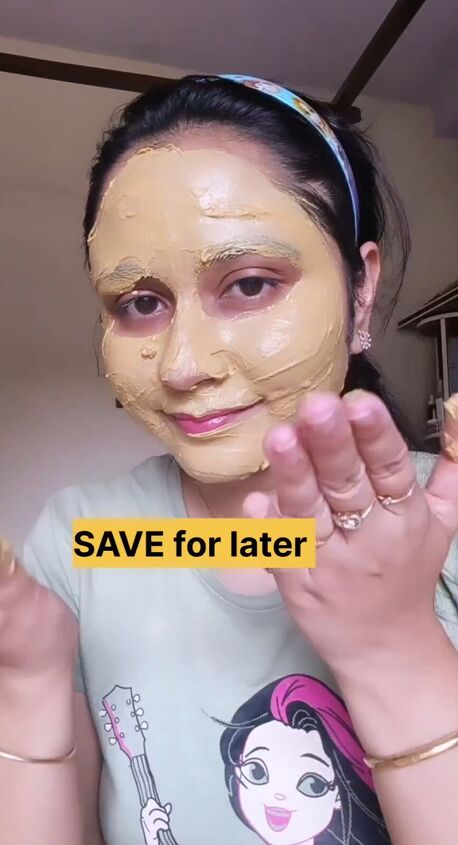 get an even skin tone with this easy turmeric diy recipe, Applying to skin