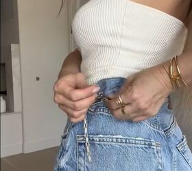 use a necklace to make your jeans fit better, Doing necklace up