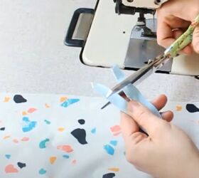 In case you forgot (or never learned before), here&#39;s the 4-step way to sew on a zipper