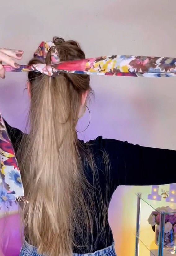 how to braid a scarf into your hair, Tying scarf