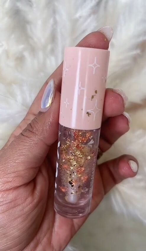 this viral tiktok trend leaves your lips sparkling, DIY gold leaf lip gloss