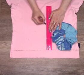 upcycle t shirt ideas, Marking fabric