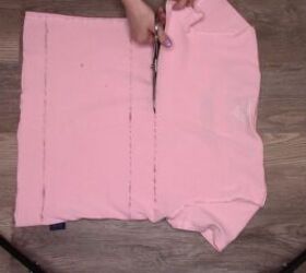 upcycle t shirt ideas, Cutting