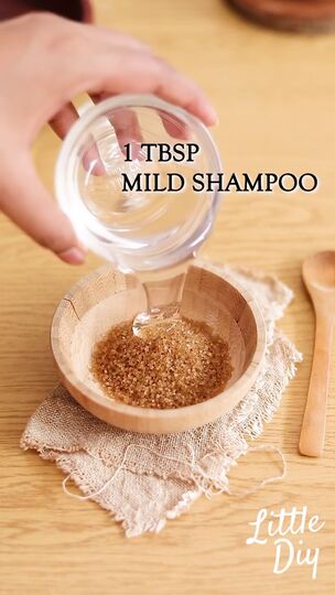 micro exfoliating shampoo, Adding shampoo