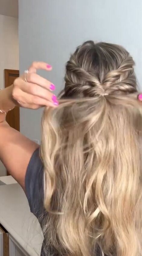 bridesmaid ponytail, Tightening hair