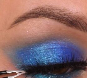blue eye makeup look, Applying lashes