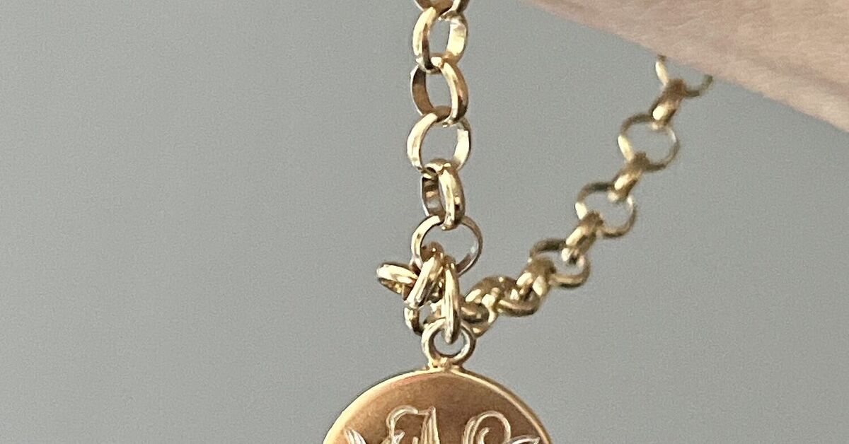 Ideas for How to Wear Monogrammed Clothing With Style | Upstyle