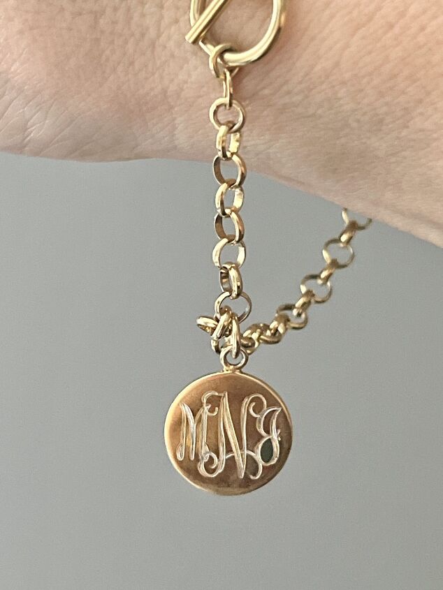 Ideas for How to Wear Monogrammed Clothing With Style | Upstyle