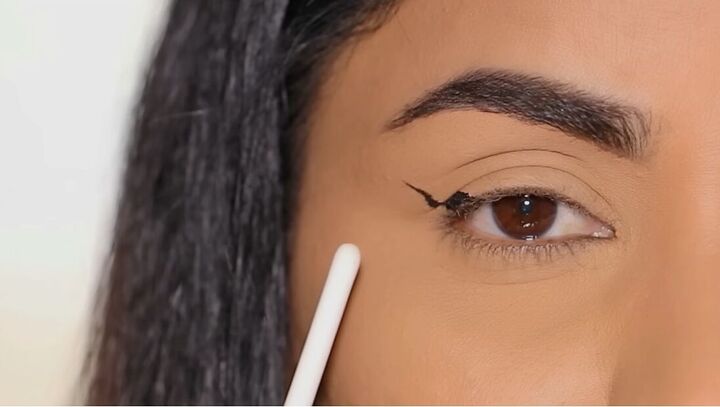 how to do winged liner on hooded eyes, How not to do winged eyeliner on hooded eyes