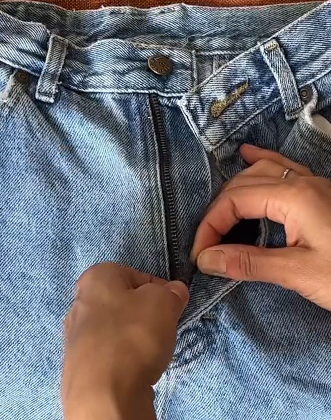 how to fix a broken zipper, Repositioning zipper