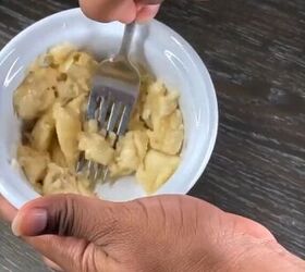How mixing banana and olive oil became her favorite one-minute beauty fix