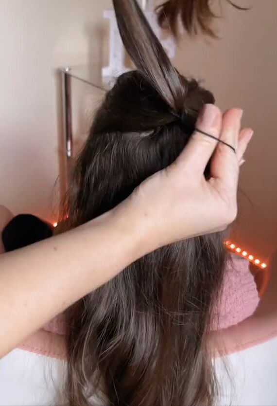 hack to get more volume in your ponytail, Tying half ponytail