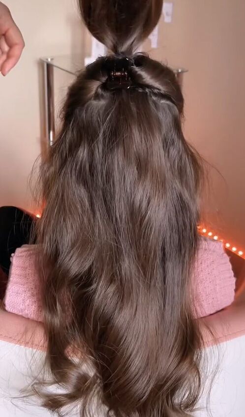 hack to get more volume in your ponytail, Adding clip