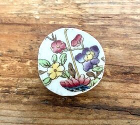 How to Make a Beautiful Ceramic Brooch From Vintage Crockery