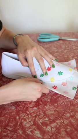 transform some sneakers with 3 napkins from target, Removing excess napkin