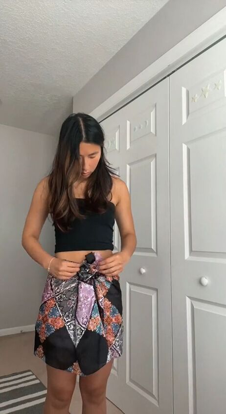 silk scarf hack for turning a scarf into a skirt, Tying scarf