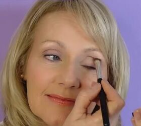 eye makeup over 50, Applying eyeshadow