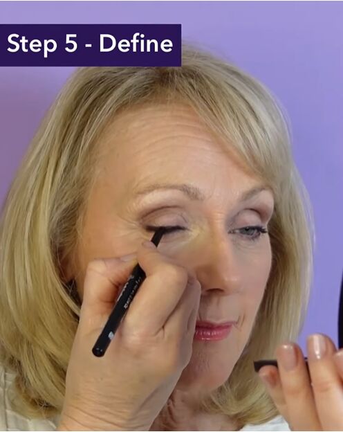 eye makeup over 50, Applying eyeliner