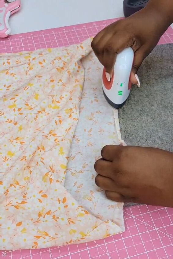 give your diy dress beautiful puff sleeves, Ironing fabric