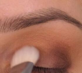 white concealer hack, Applying eyeshadow