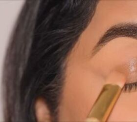 tiktok makeup trends, Applying concealer to eyelids