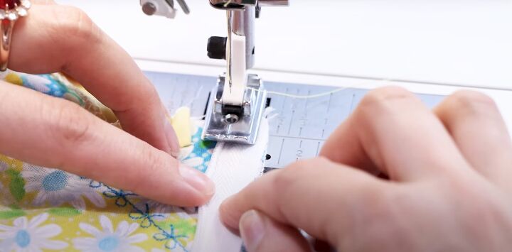 how to sew on an invisible zipper, Sewing