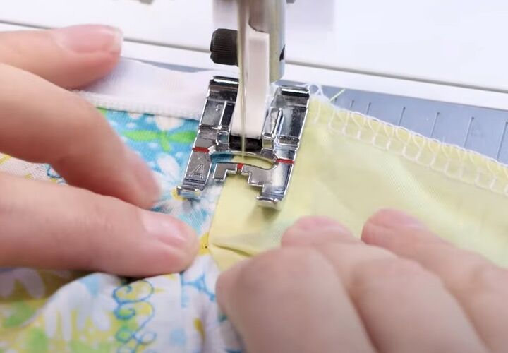 how to sew on an invisible zipper, Understitching the seam