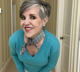 what to wear in chicago in spring, Here is a close up of my turquoise v neck sweater and my bandana