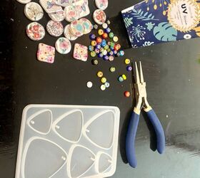 how to create unique jewellery using resin, Beads molds