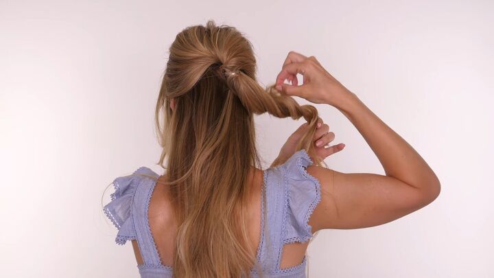 hairstyles for special events, Creating a bun