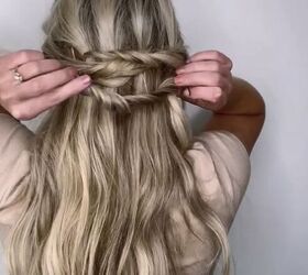 easy quick hairstyle for the beach, Twisting